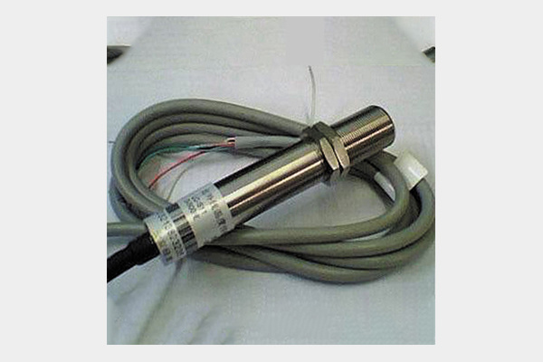 紅(hóng)外(wài)線溫度傳感器(qì)3.jpg